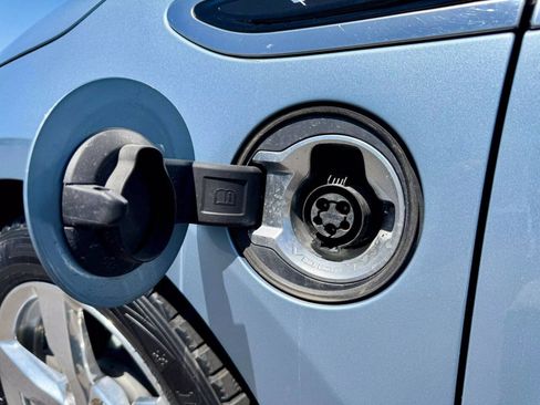 Used 2013 Chevrolet Volt Premium w/ Premium Trim Package image 19