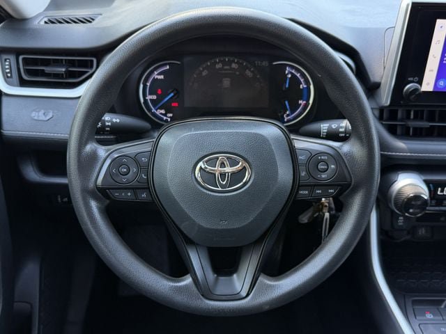Used 2025 Toyota RAV4 LE AWD/4WD image 12