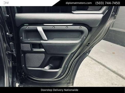 Used 2022 Land Rover Defender 110 V8 AWD/4WD image 28