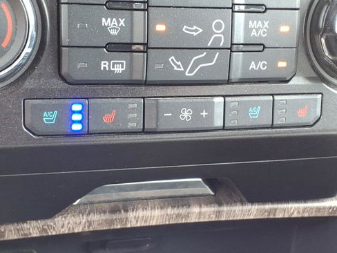 Certified 2019 Ford F350 Lariat w/ Lariat Value Package AWD/4WD image 17