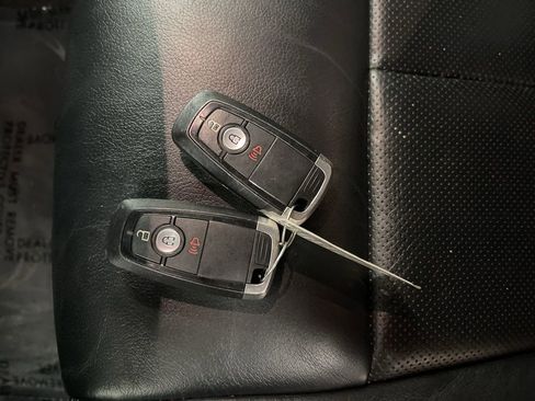 Used 2020 Ford F150 Lariat image 45