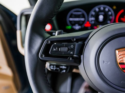 New 2026 Porsche Cayenne GTS image 17