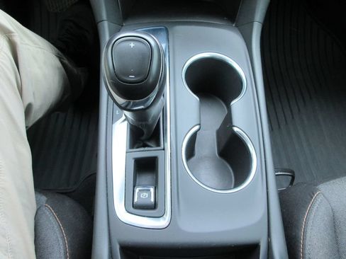 Used 2019 Chevrolet Equinox LT w/ Driver Convenience Package FWD image 27