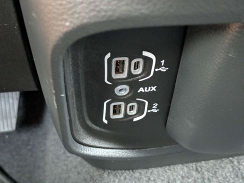 Used 2025 RAM 1500 Laramie AWD/4WD image 20