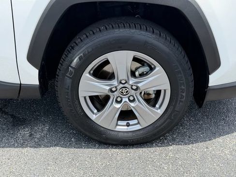 Certified 2025 Toyota RAV4 LE AWD/4WD image 9