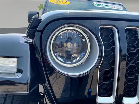 Used 2023 Jeep Wrangler Unlimited Sahara w/ Dual Top Group AWD/4WD image 31