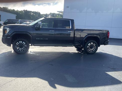 Certified 2025 GMC Sierra 2500 Denali Ultimate w/ Max Trailering Package AWD/4WD image 7