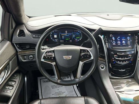 Used 2017 Cadillac Escalade Platinum AWD/4WD image 32