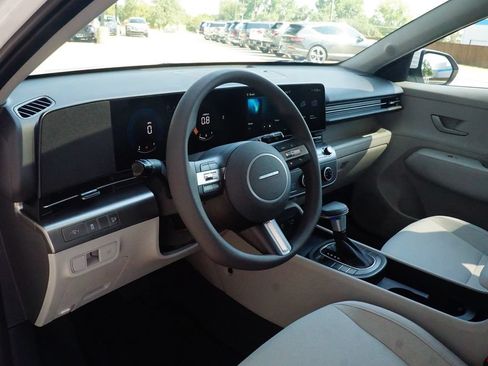 New 2027 Hyundai Kona SE FWD image 18