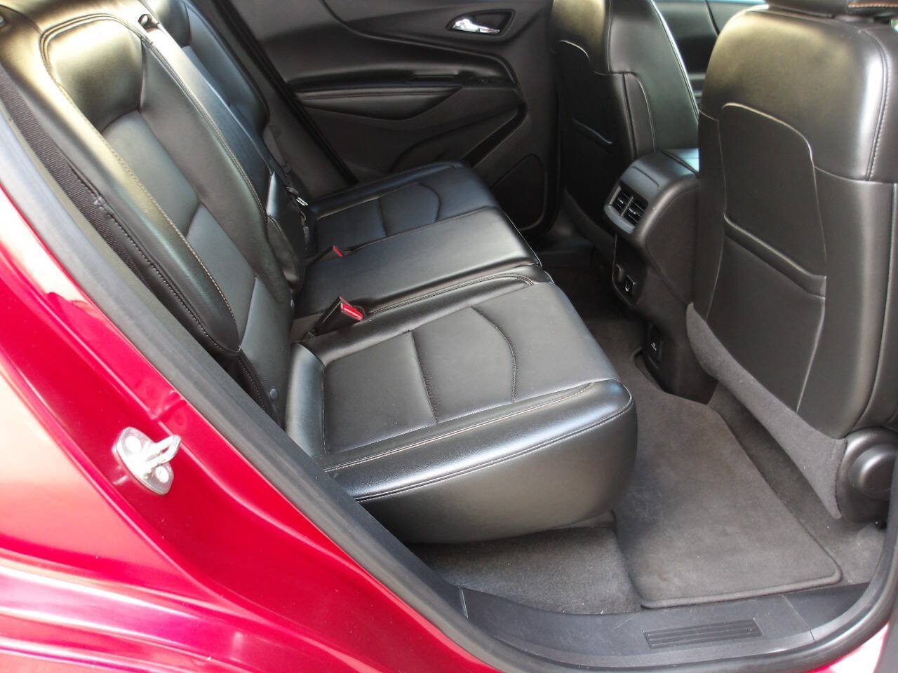 Used 2018 Chevrolet Equinox Premier FWD image 22