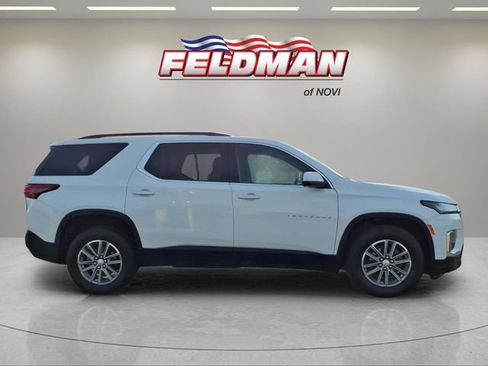 Used 2023 Chevrolet Traverse LT FWD image 7