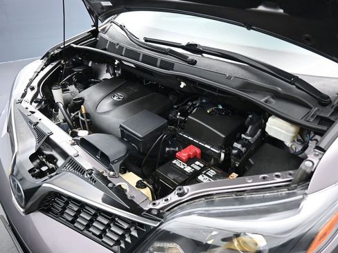 Used 2020 Toyota Sienna SE Premium image 62