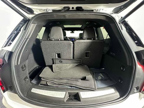 Used 2023 Cadillac XT6 Premium Luxury image 22