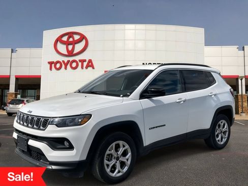 Used 2025 Jeep Compass Latitude image 1