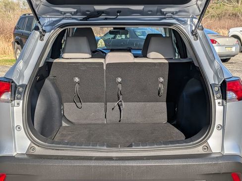 Used 2022 Toyota Corolla Cross LE image 29