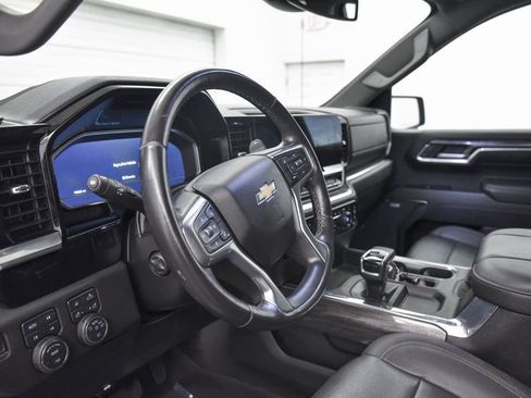 Used 2023 Chevrolet Silverado 1500 LTZ AWD/4WD image 16