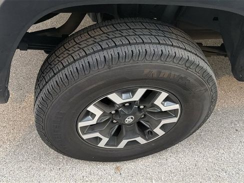 Certified 2023 Toyota Tacoma TRD Off-Road image 9