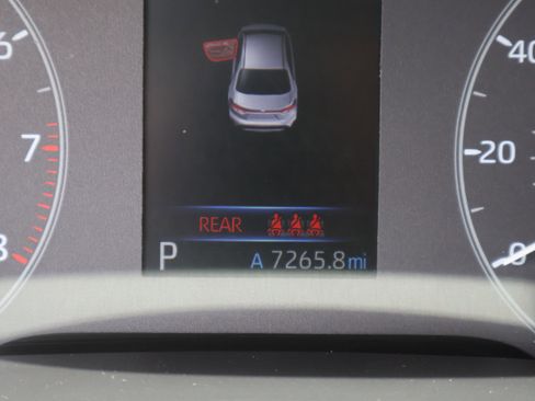 Used 2024 Toyota Corolla LE FWD image 33