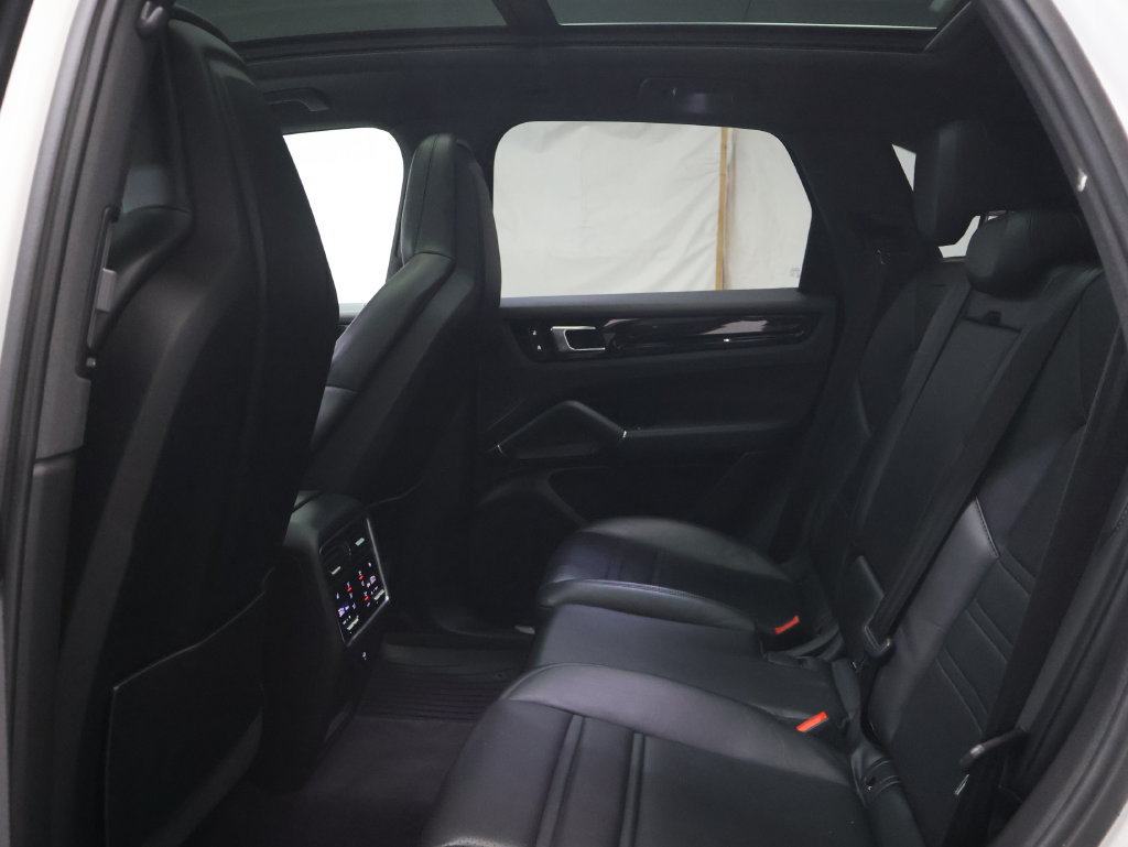 Used 2023 Porsche Cayenne w/ Assistance Package AWD/4WD image 14