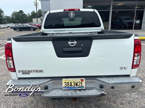 Used 2013 Nissan Frontier SV w/ SV Value Truck Pkg RWD image 6