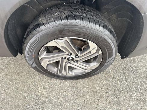 Used 2023 Hyundai Santa Fe SEL image 16