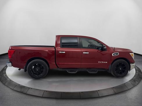 Used 2017 Nissan Titan SV RWD image 4