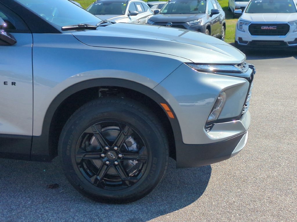 New 2026 Chevrolet Blazer LT w/ Convenience Package FWD image 9