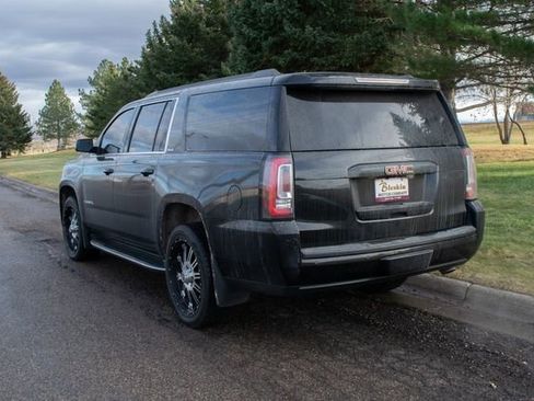 Used 2019 GMC Yukon XL SLE image 4