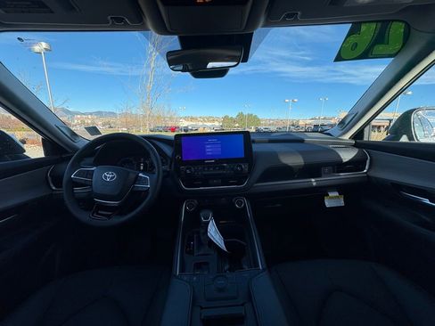 Used 2026 Toyota Grand Highlander Limited image 11