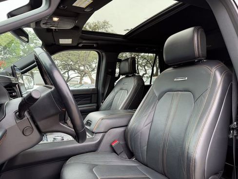 Used 2023 Ford Expedition Platinum AWD/4WD image 7