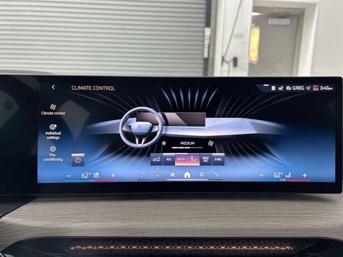 Used 2025 BMW 330i xDrive Sedan w/ Premium Package image 17