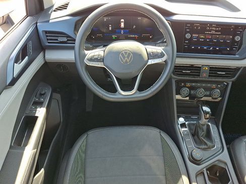 Used 2024 Volkswagen Taos SE AWD/4WD image 12