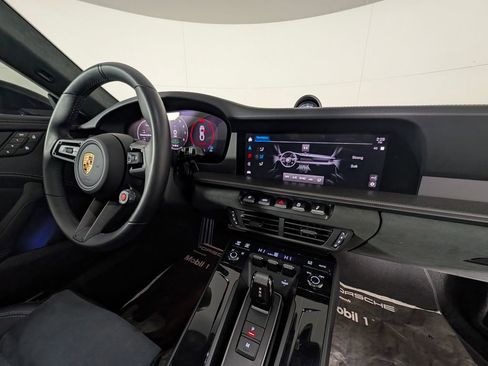Certified 2025 Porsche 911 Carrera GTS image 21