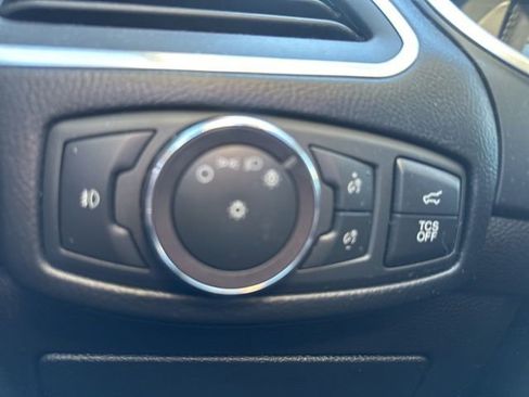 Used 2020 Ford Edge Titanium image 23