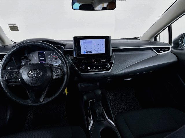 Used 2025 Toyota Corolla LE FWD image 26