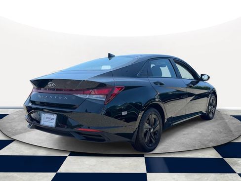 Certified 2023 Hyundai Elantra SEL FWD image 5