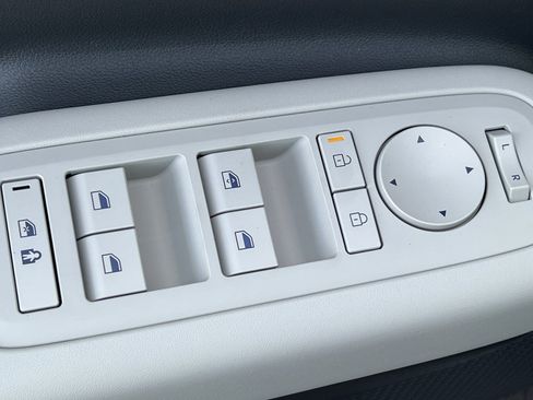 New 2026 Hyundai Santa Fe SE image 12