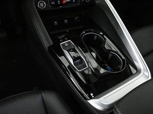 Certified 2025 Audi Q5 Premium w/ Convenience Package AWD/4WD image 12