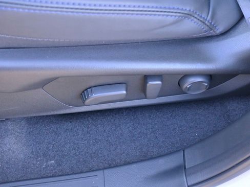 Used 2025 Subaru Forester Limited image 17