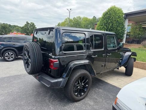 Used 2024 Jeep Wrangler Unlimited Sahara AWD/4WD image 5