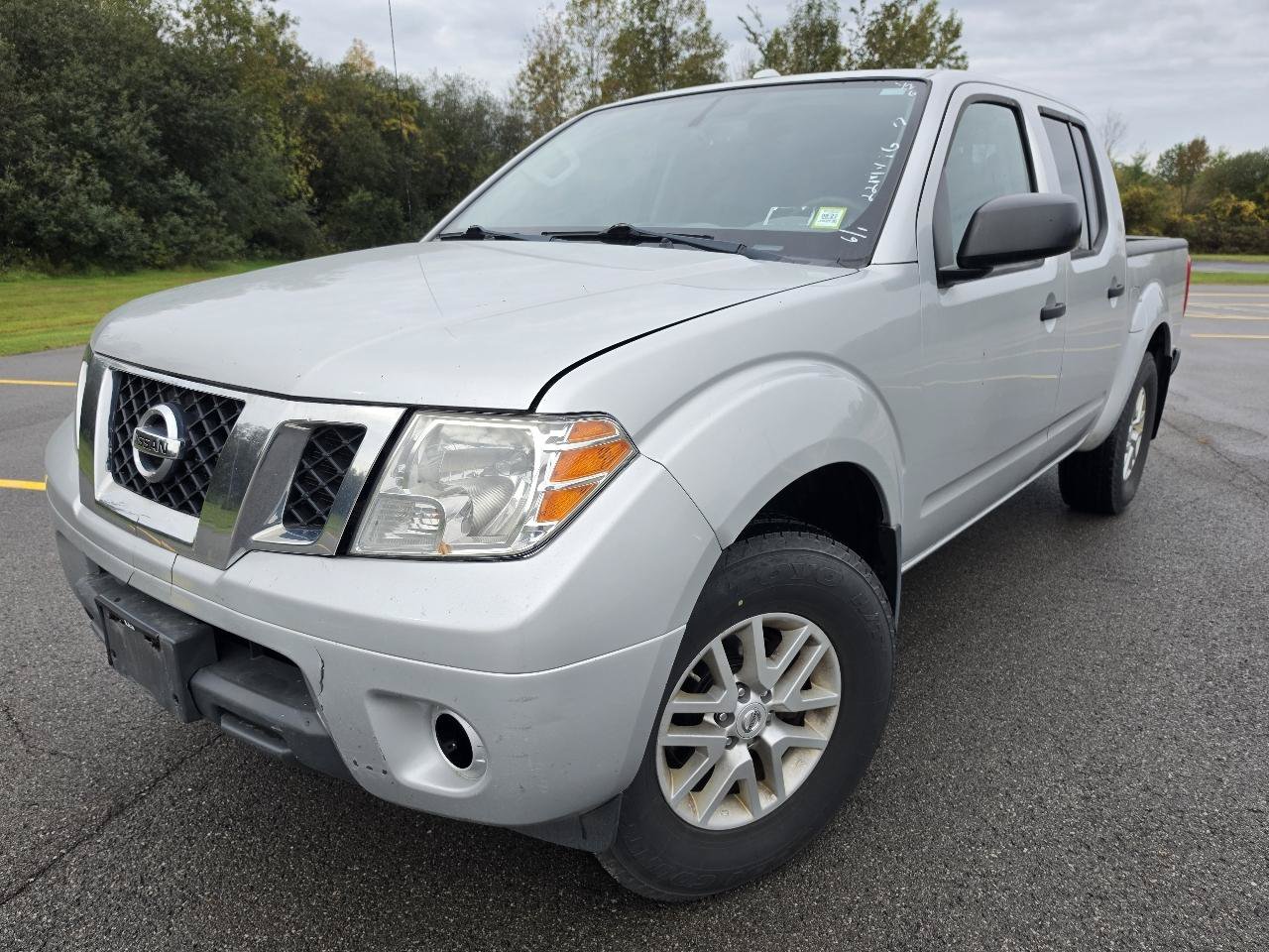 Used 2017 Nissan Frontier SV w/ SV Value Truck Package AWD/4WD image 3