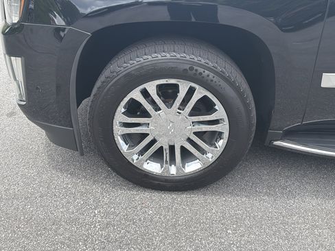 Used 2020 Cadillac Escalade ESV 4WD image 13