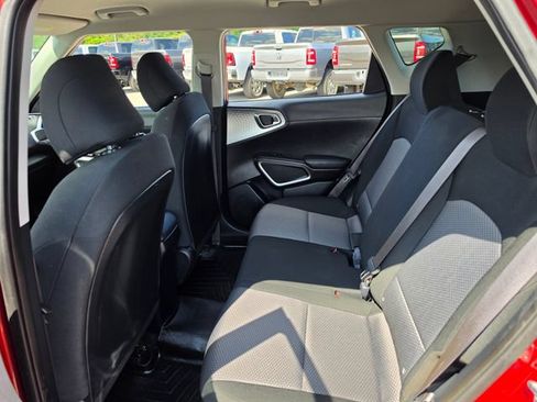 Used 2022 Kia Soul LX w/ Technology Package FWD image 12