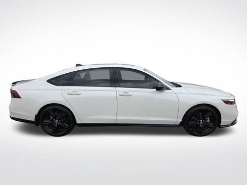 Used 2023 Honda Accord Sport image 2