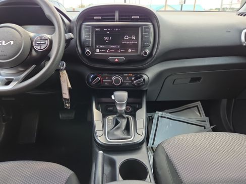 Used 2024 Kia Soul LX w/ Option Group 015 FWD image 15