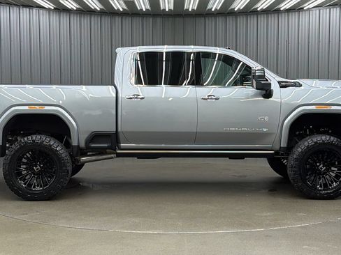 Used 2026 GMC Sierra 3500 Denali Ultimate AWD/4WD image 6