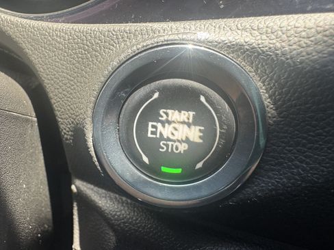 Used 2023 Buick Encore GX Essence w/ Experience Buick Package FWD image 28