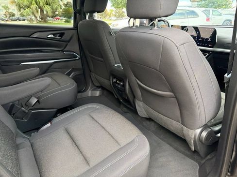 Used 2024 Chevrolet Traverse LT FWD image 20