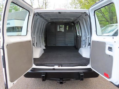 Used 2014 Ford E-250 and Econoline 250 w/ Power Group image 13