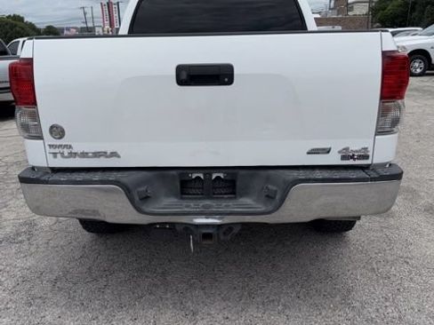 Used 2013 Toyota Tundra 4x4 CrewMax w/ Tow Pkg image 3